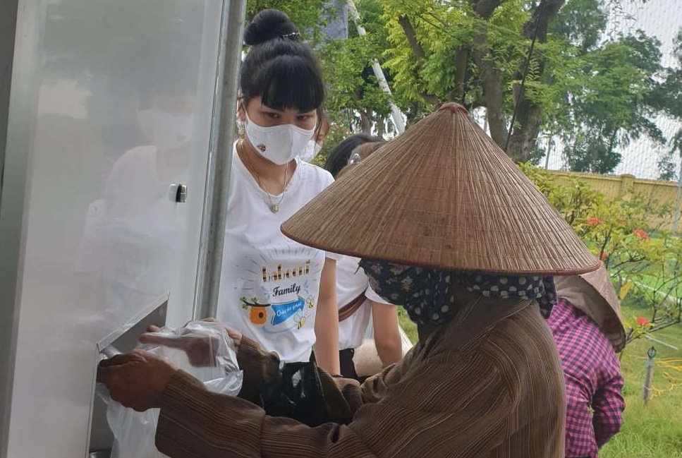 Babeeni keeps dispensing free rice to support the disadvantaged by Covid-19